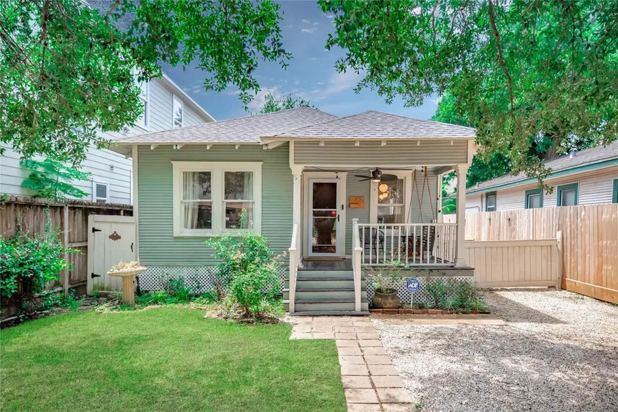 108 E 27th Street, Houston, TX 77008 - #2