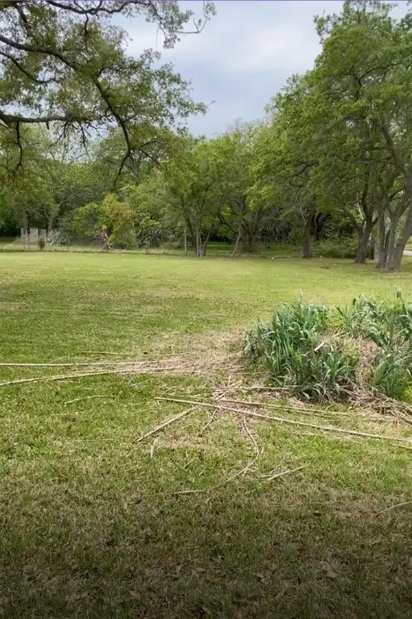 2702 Lake Road, La Marque, TX 77568