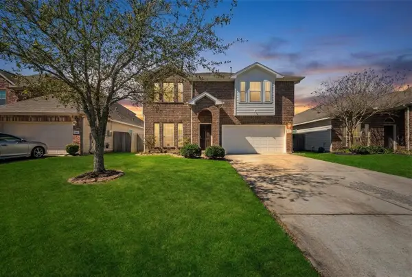 512 Forest Village Circle, La Marque, TX 77568