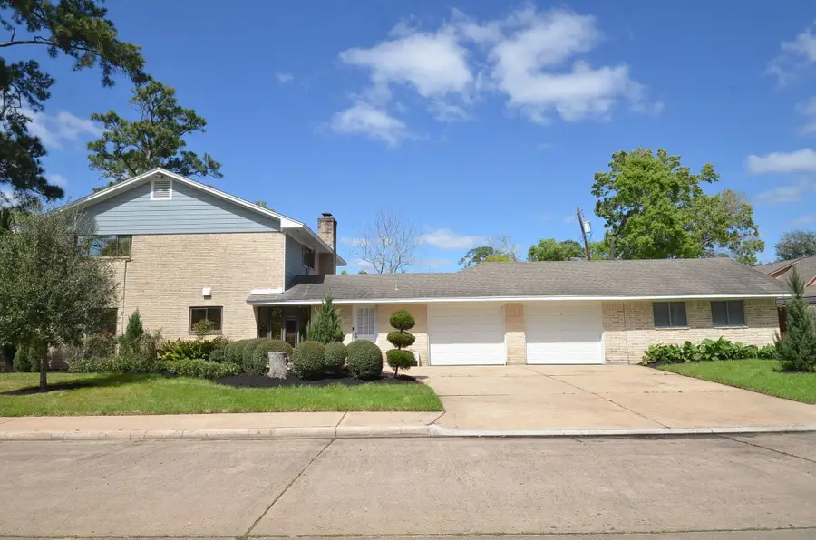 2711 Williamsburg Drive, Dickinson, TX 77539 - #3