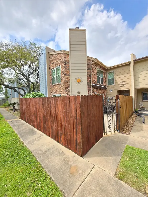 1730 Avenue C #F, El Campo, TX 77437