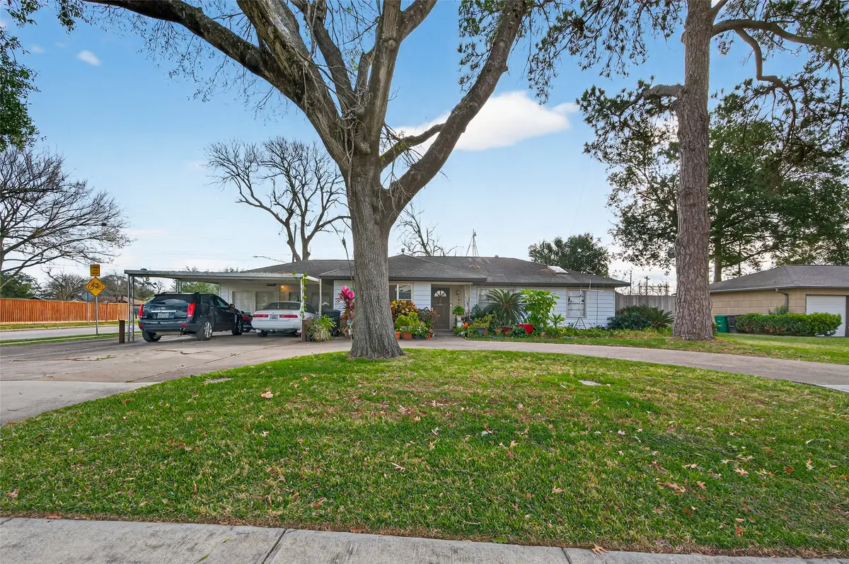 1614 Wycliffe Drive, Houston, TX 77043 - Image #1