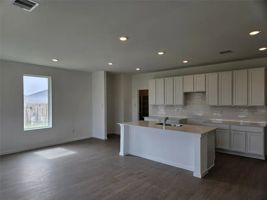 7823 Evening Emerald Drive, Rosharon, TX 77583 - Image #3