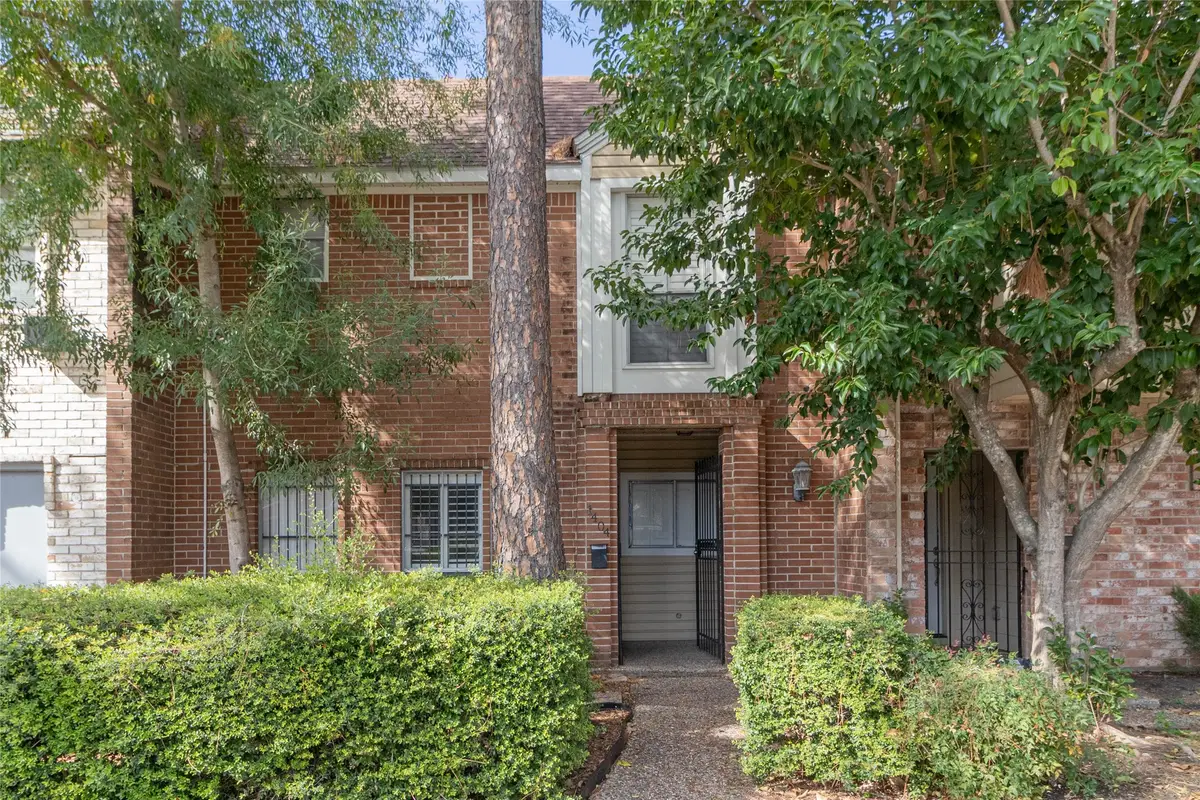 1404 Walnut Bend Lane #23, Houston, TX 77042 - Image #1