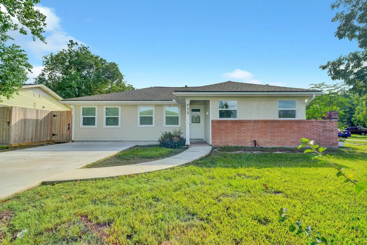 713 Scarborough Lane, Pasadena, TX 77506 - #1