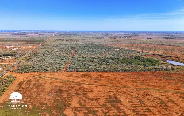 0004 County Road 300, Jourdanton, TX 78026