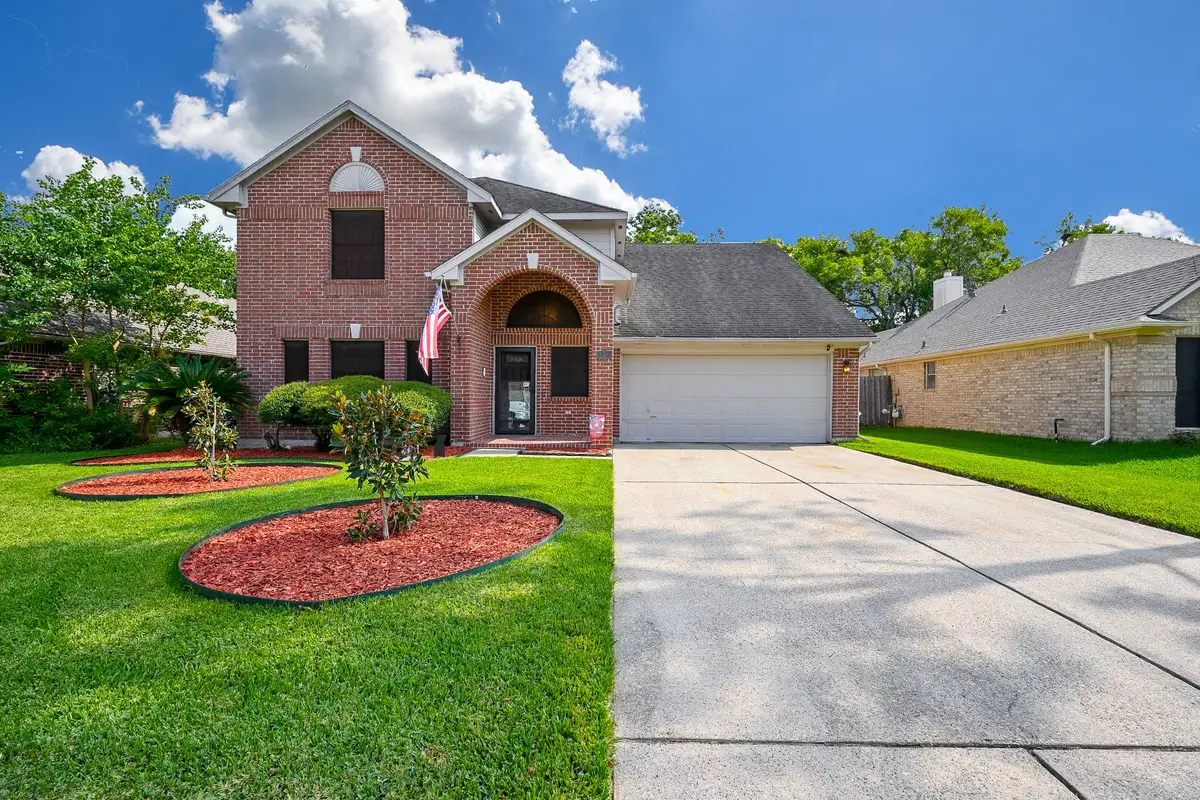 1013 Chesterwood Drive, Pearland, TX 77581 - Image #1