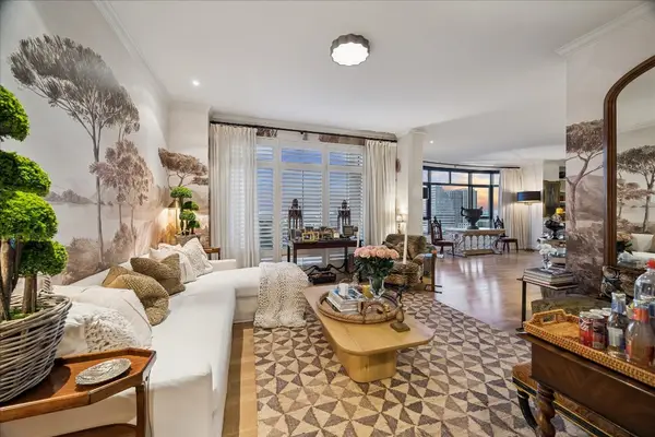 1000 Uptown Park Boulevard #101, Houston, TX 77056