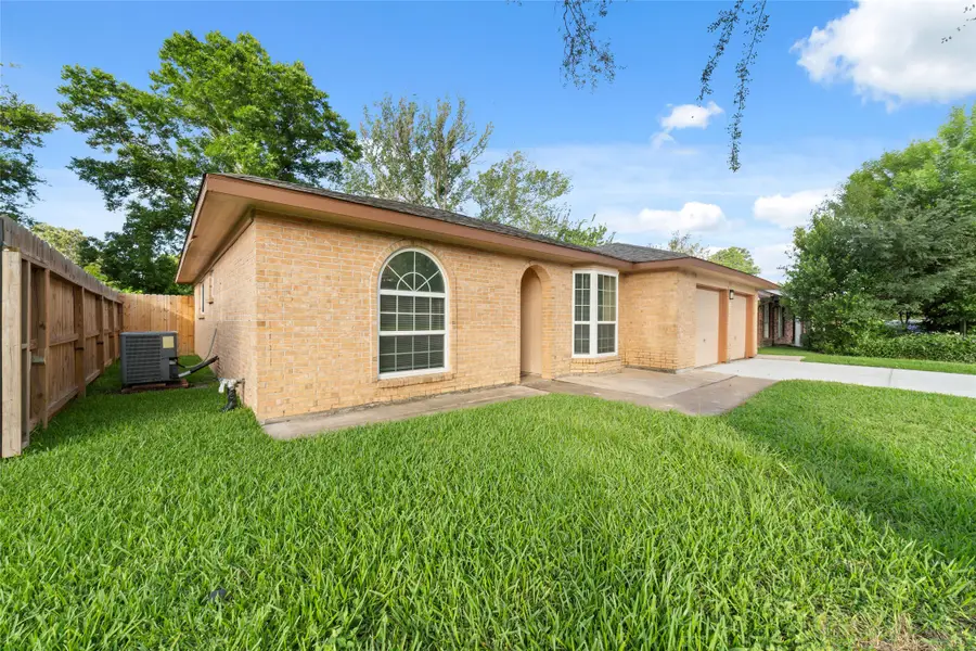 12207 Plumpoint Drive, Houston, TX 77099 - #2