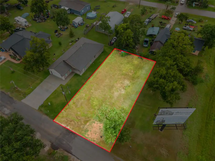 411 E Travis Street, Brazoria, TX 77422 - Image #3