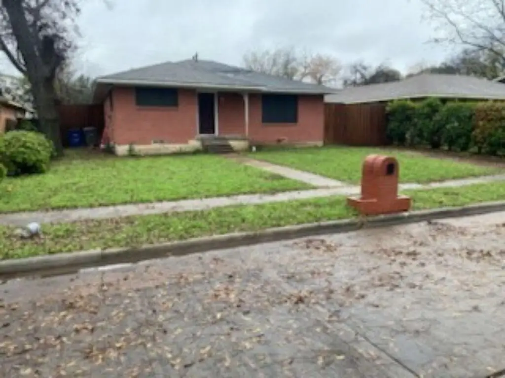 1114 E Five Mile Parkway, Dallas, TX 75216 - Image #1