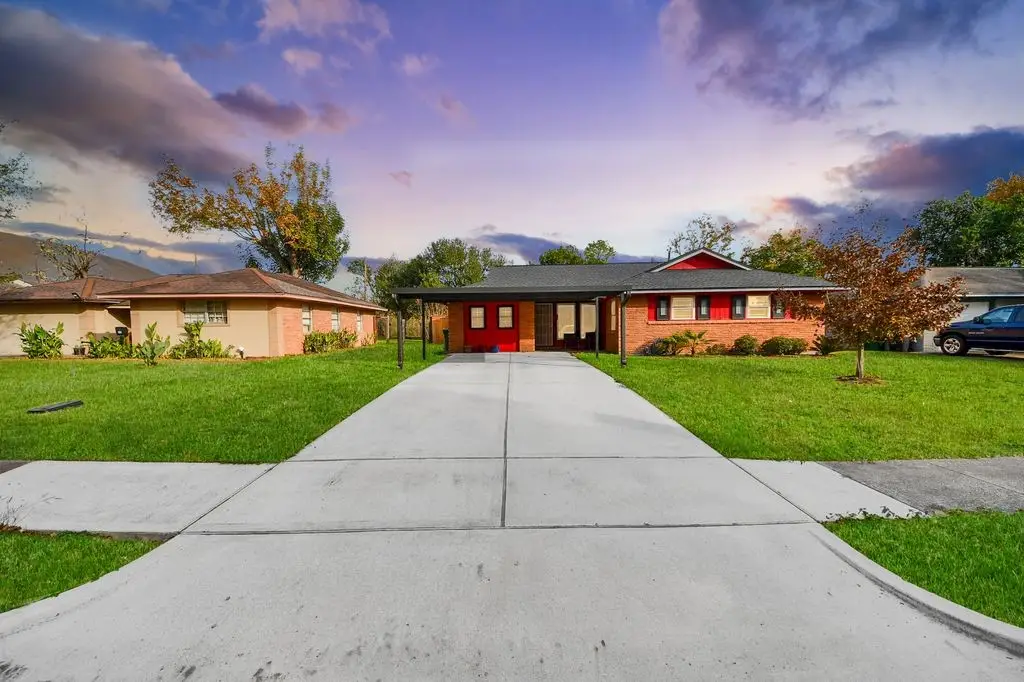 2914 Dragonwick Drive, Houston, TX 77045 - Image #1