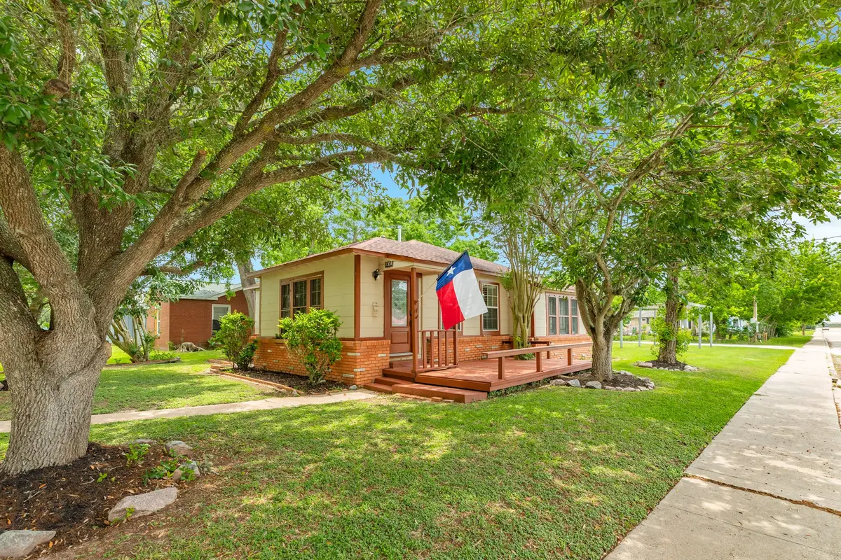 1331 W 8th Street, Freeport, TX 77541 - #1