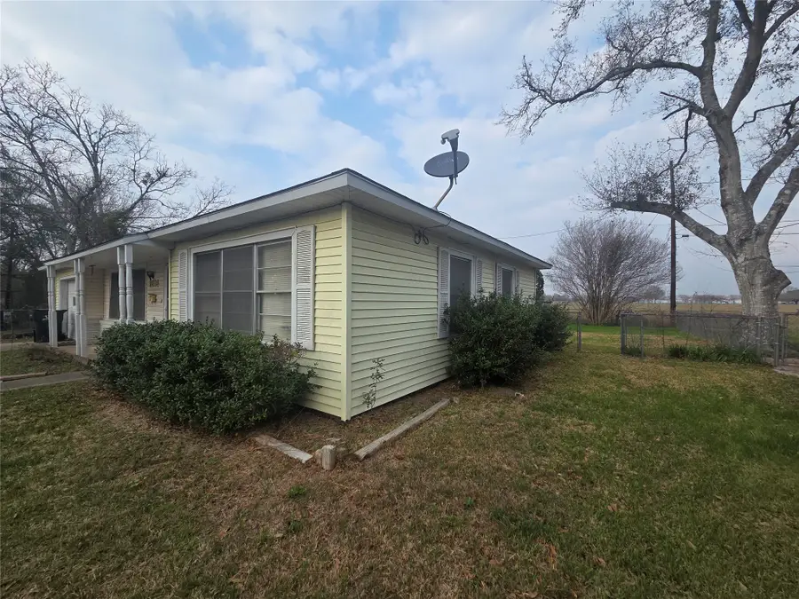 1216 Merchant Street, El Campo, TX 77437 - #3