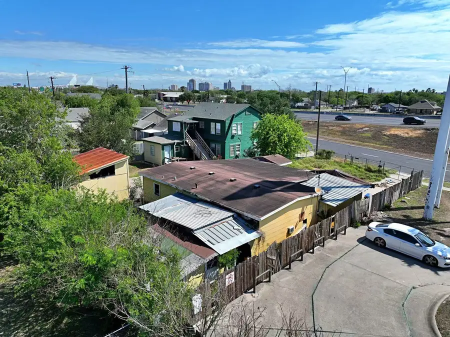 1217 17th Street, Corpus Christi, TX 78405 - #2