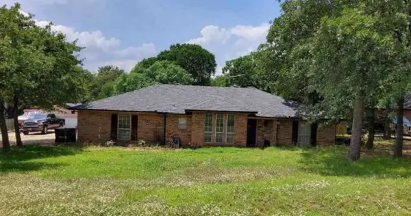517 Shady Oaks Trail, Burleson, TX 76028