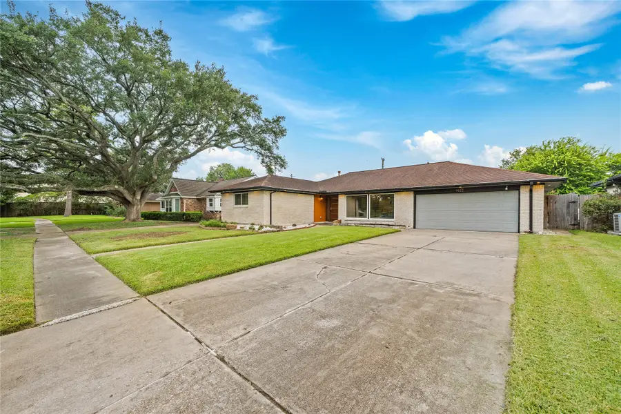 9022 Quebec Drive, Houston, TX 77096 - Image #2