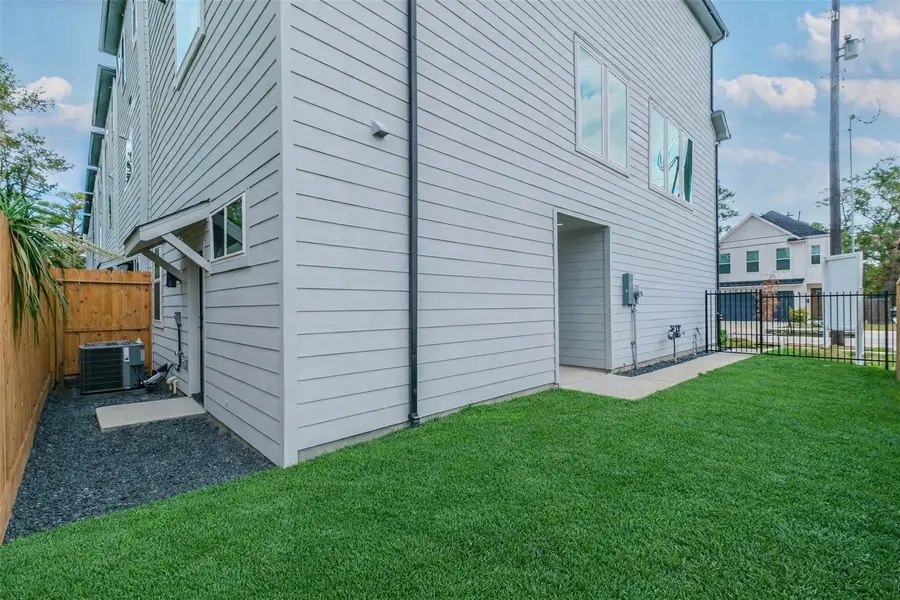 5703G Balbo Street, Houston, TX 77091 - Image #2