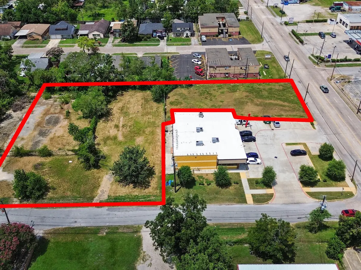 2810 Preston Ave Drive, Pasadena, TX 77502 - Image #1