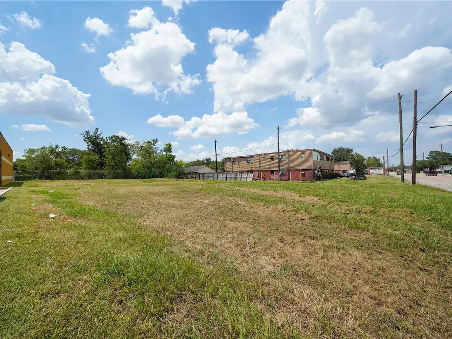 2810 Preston Ave Drive, Pasadena, TX 77502 - Image #2