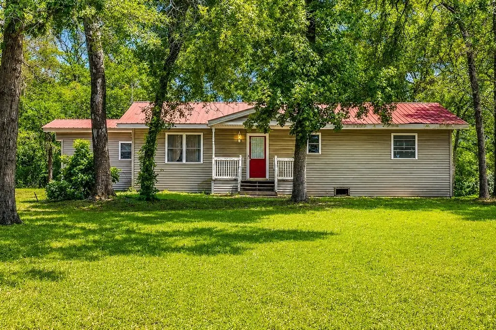 1393 County Road 2103, Weimar, TX 78962 - #1