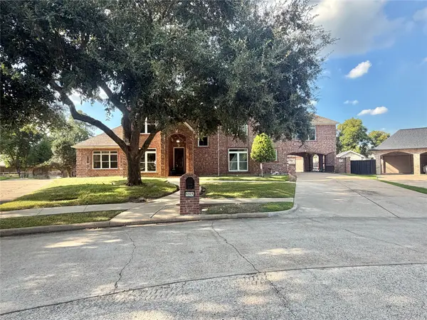 6815 Cedar Point Drive, Pasadena, TX 77505