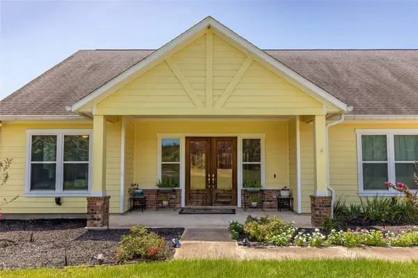 685 Piney Creek Road, Bellville, TX 77418