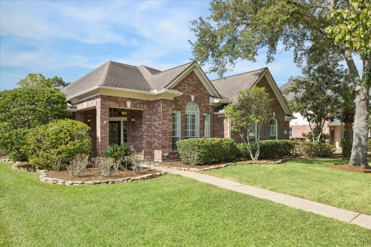 1804 Sandy Lake Drive, Friendswood, TX 77546 - Image #1