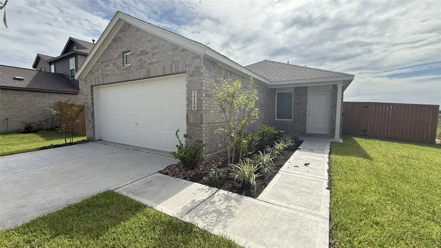 7930 Lavender Jade Drive, Rosharon, TX 77583 - Image #3