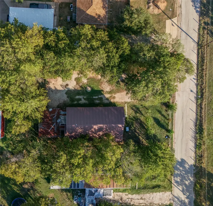 713 S Banks Street, Caldwell, TX 77836 - Image #2