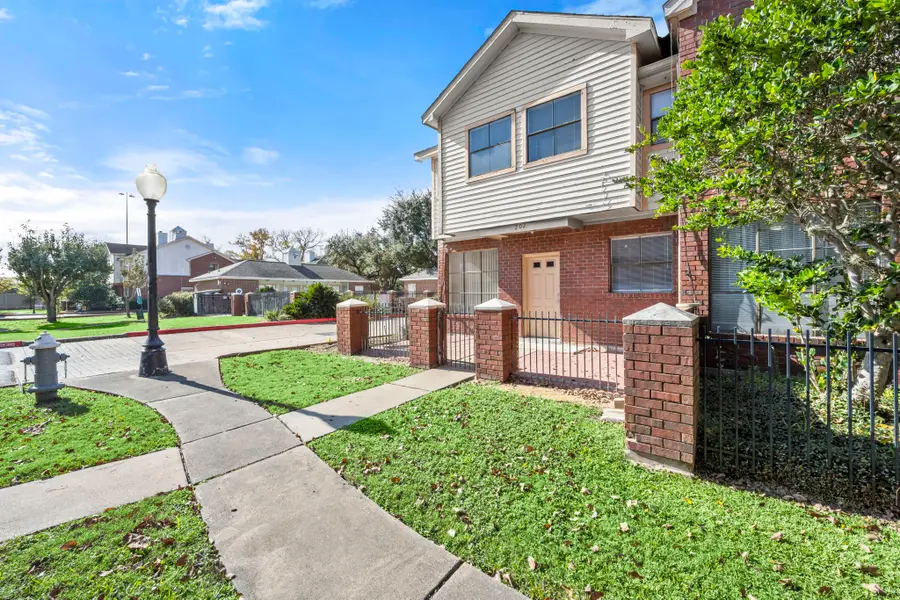 1103 Dulles #202, Stafford, TX 77477 - Image #2