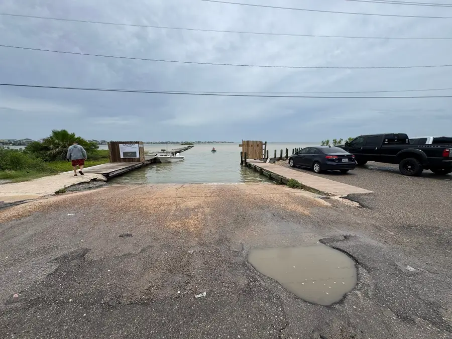 34 Tiki Drive, Tiki Island, TX 77554 - Image #3