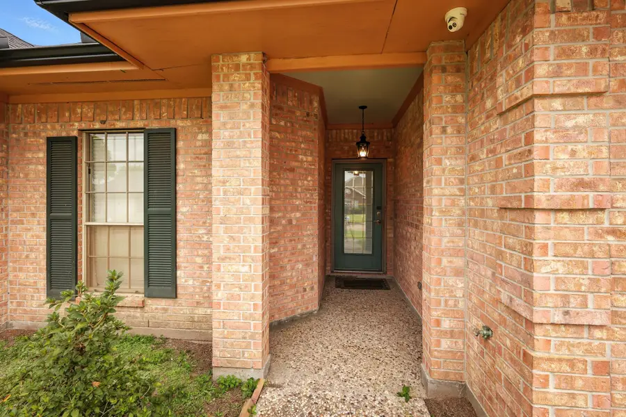 2517 Thunderbird Drive, Orange, TX 77630 - Image #2