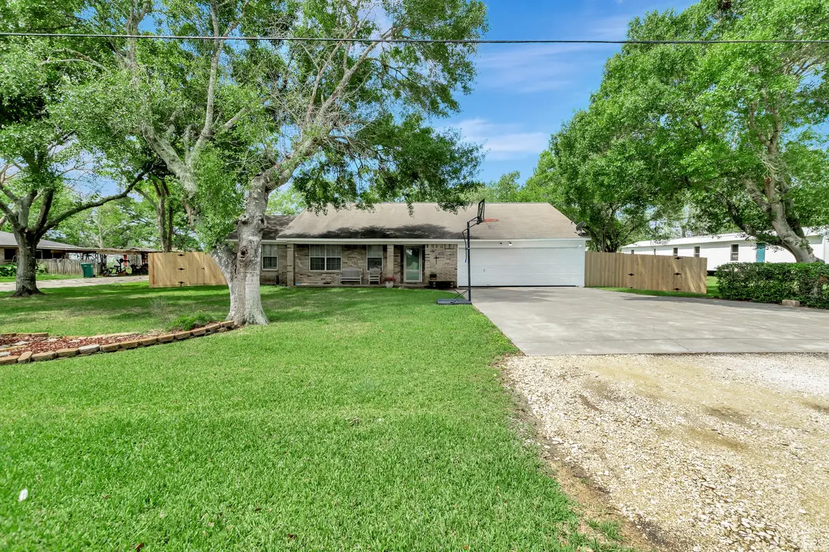 1002 S 2nd Street, Ganado, TX 77962 - #1