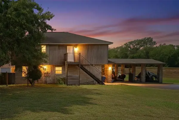 1124 Rosas Street, Stafford, TX 77477