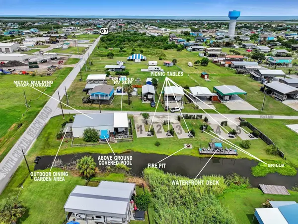 894, 896 S Crystal Beach Road, Crystal Beach, TX 77650