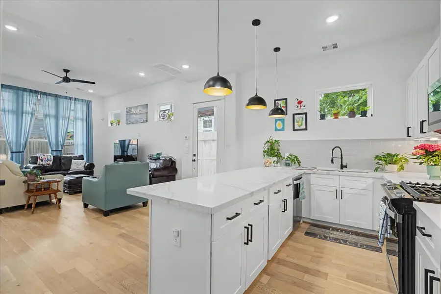 2511 Stuart Street, Houston, TX 77004 - #2