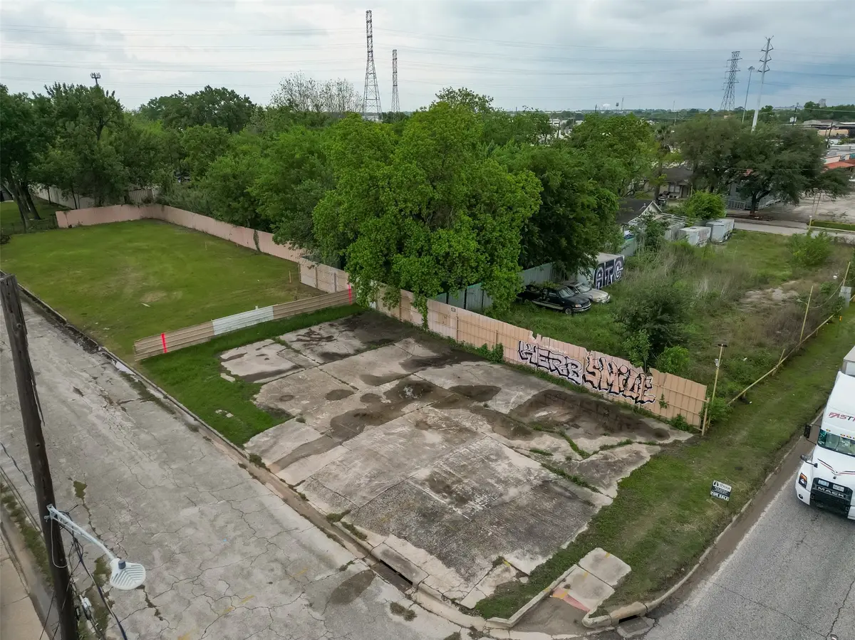 0 Tremper, Houston, TX 77020 - #1