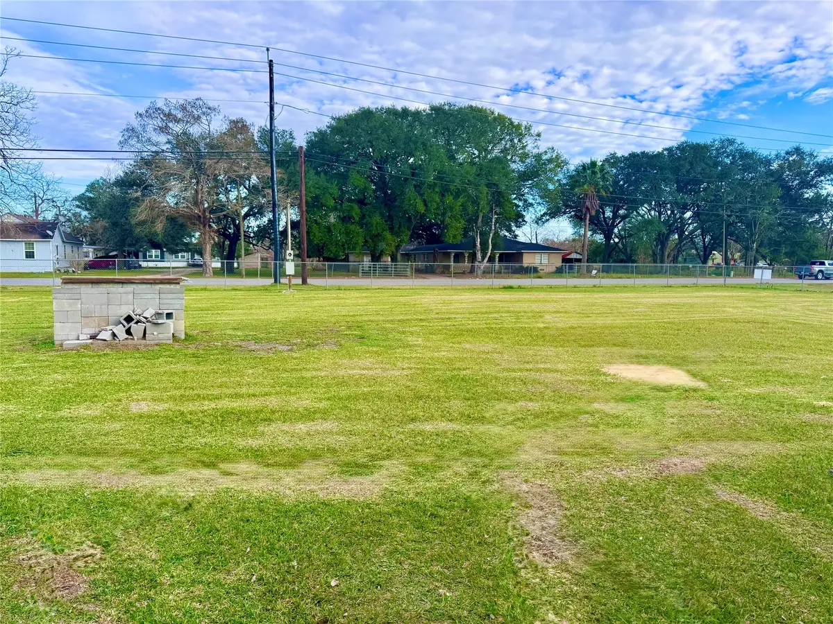 3020 1st Street, Bay City, TX 77414 - Image #1