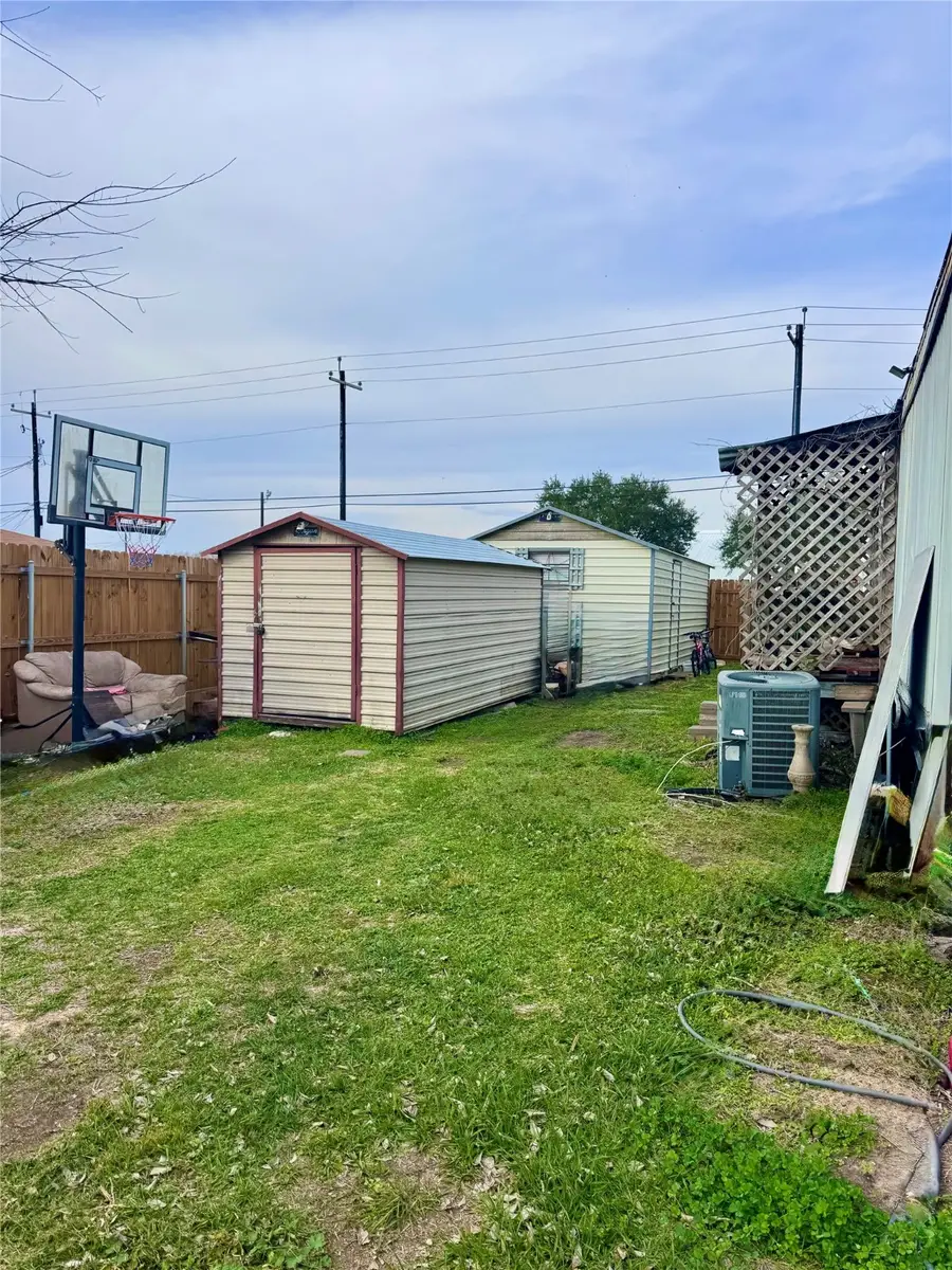 3020 1st Street, Bay City, TX 77414 - Image #3