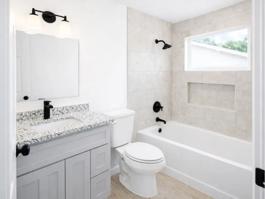 822 Omeara, Montgomery, TX 77316 - Image #3