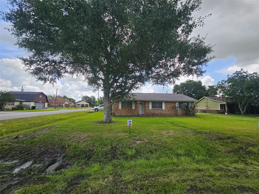 120 Ronald Avenue, Bay City, TX 77414 - #2