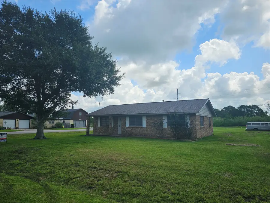 120 Ronald Avenue, Bay City, TX 77414 - #3