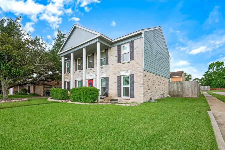 2328 Colleen Drive, Pearland, TX 77581 - Image #3