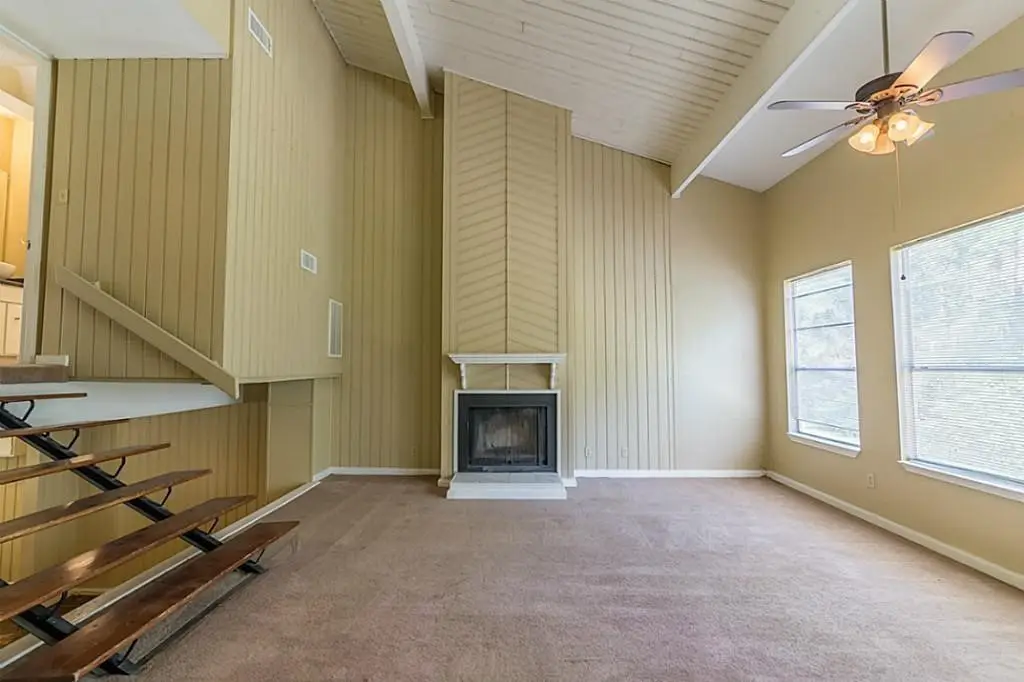 17 Lakeway St, Conroe, TX 77304 - #1