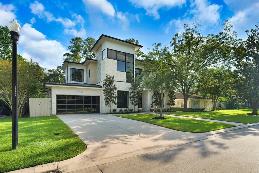 8521 Merlin Drive, Spring Valley Village, TX 77055 - Image #2