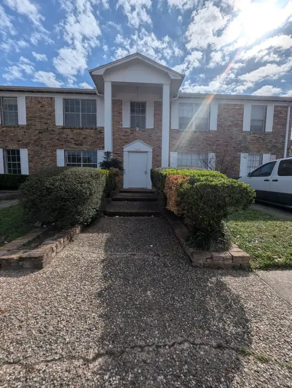 7209 Beechnut St #A, Houston, TX 77074