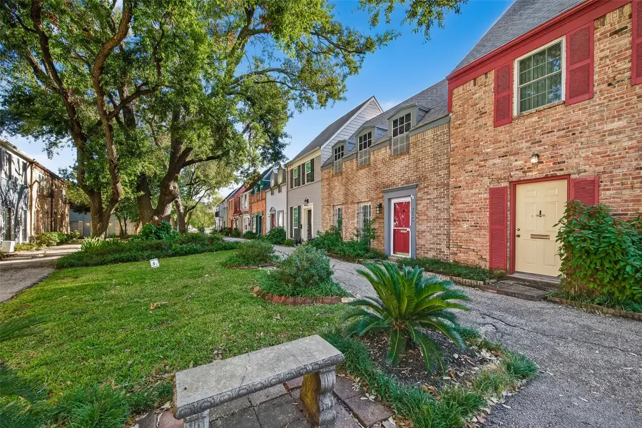 5204 Arboles Drive #B, Houston, TX 77035 - Image #3