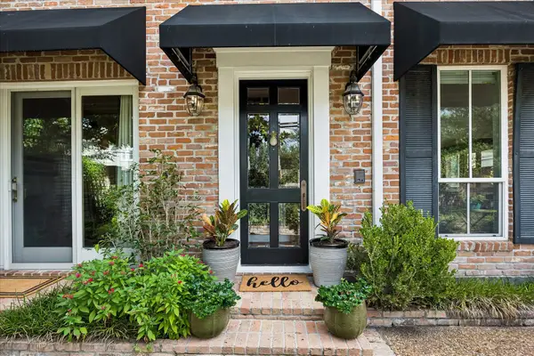 999 S Post Oak Lane, Houston, TX 77056