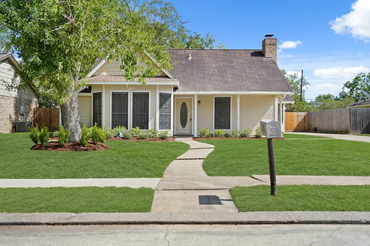 148 Daffodil Street, Lake Jackson, TX 77566 - Image #1